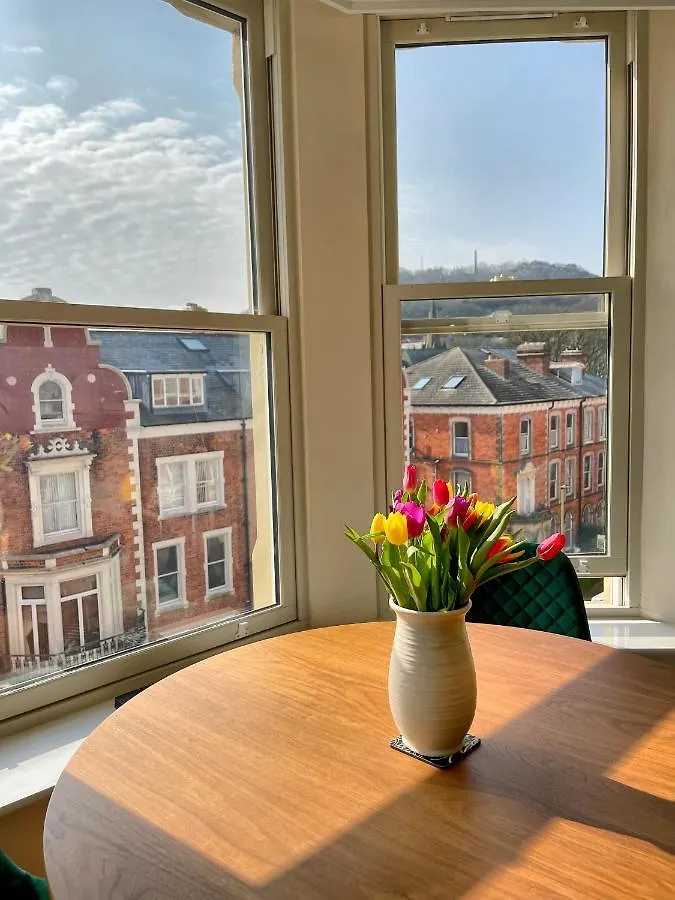 Beautiful Chic Apartment, Lift, Views & Parking Scarborough 0*,  Royaume-Uni