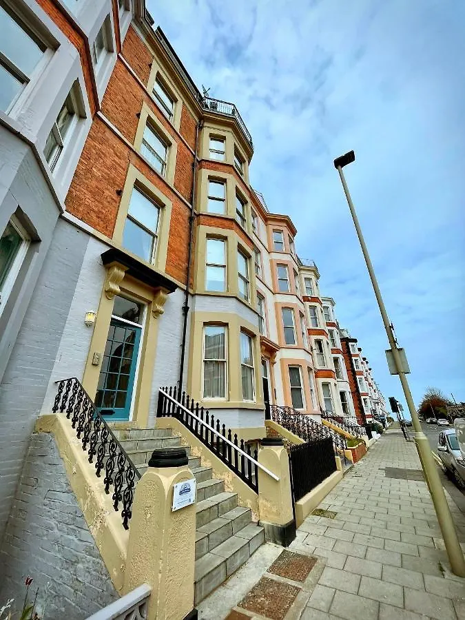 Beautiful Chic Apartment, Lift, Views & Parking Scarborough Appartement